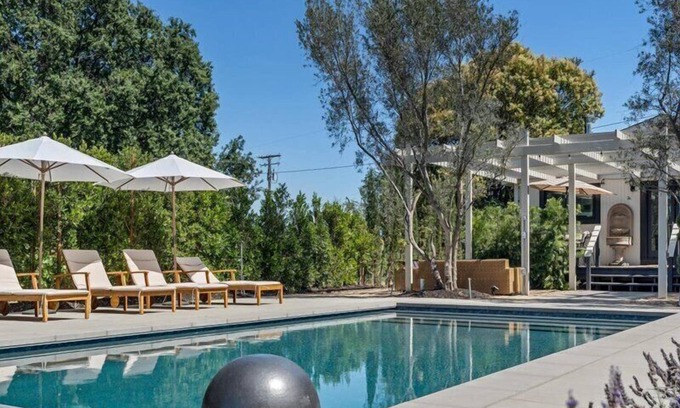 Healdsburg Cottage | Wine Country Cottage sleeps 4, Healdsburg, Spa
