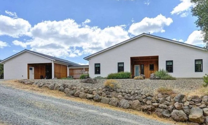 Volcano House | Wine Country Estate for Groups & Events