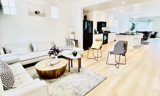 American Canyon House | Wine Country Stay, Complimentary Breakfast items available , Mountain views