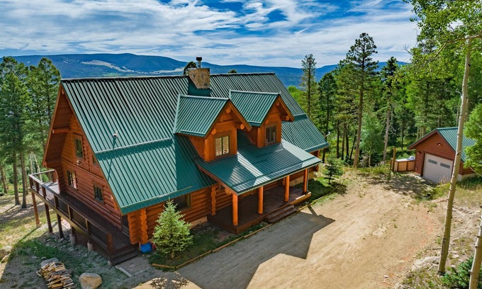 Angel Fire Cabin | Wine Down Retreat, Two Master Suites, Gameroom