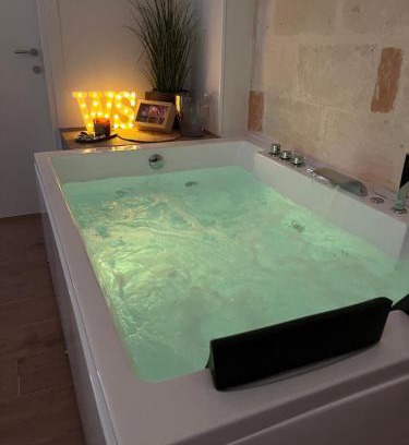 Torricella House | Wine Suite