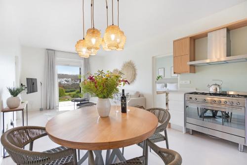 Stellenbosch Cabin | Winelands Golf Lodges 5