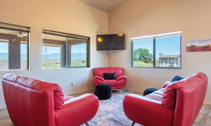 Cornville House | Winery Ranch Bungalow, Romantic Getaway with Private Hot Tub!