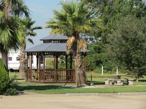 Winnie Hotel | Winnie Inn Suites & RV Park