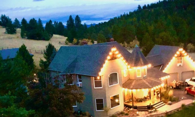 Kalispell House | Winter Bliss for 15 Swim Spa for 11 5 BR 8 Bed