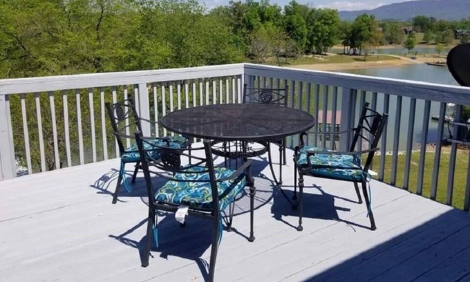 Dandridge House | Winter Rates! Serenity Ridge - cozy two bedroom lakefront home. Pet-Friendly