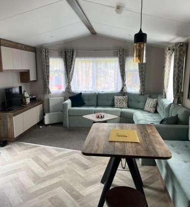 Wiseman's Bridge Apartment | Wiseman Bridge Caravan Retreat- Minutes to Beach