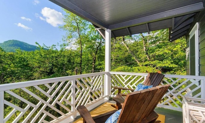 Lake Lure House | Wish Upon the Mtn: Lake Lure + Hot Tub + Views!