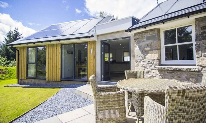 Loch Tay House | Wishing Well Cottage at Loch Tay & Hot Tub