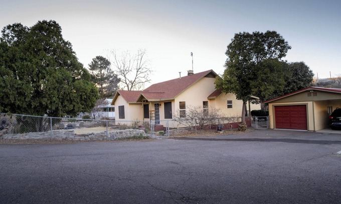 Globe House | Wisteria Place