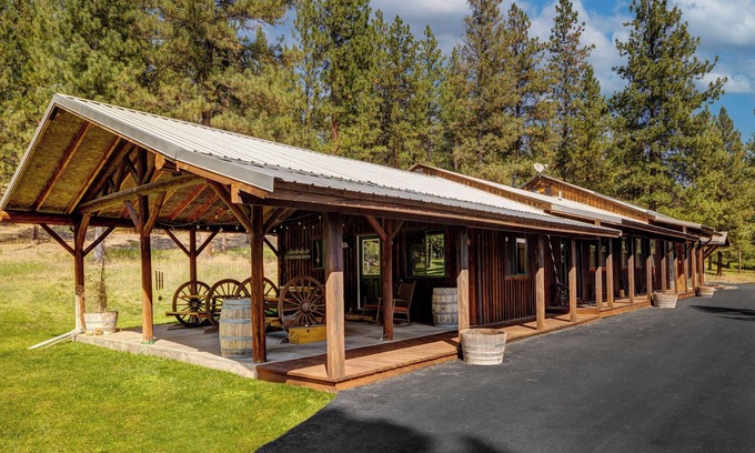 Superior Cabin | With breathtaking views of Sheep Mountain, the Bunkhouse Cabin is a single-level residence with two bedrooms and two full baths. Sleeps 10 with easy access to the Six8 Saloon and entertainment area with horseshoe and fire pits. Generous outdoor space