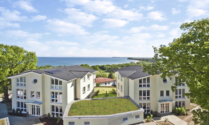 Gohren Apartment | With sea view and terrace, use of swimming pool and sauna - sea view apartment 68