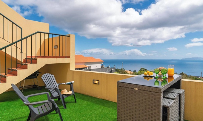 Santa Cruz House | With sea view - Strategic Sunset House