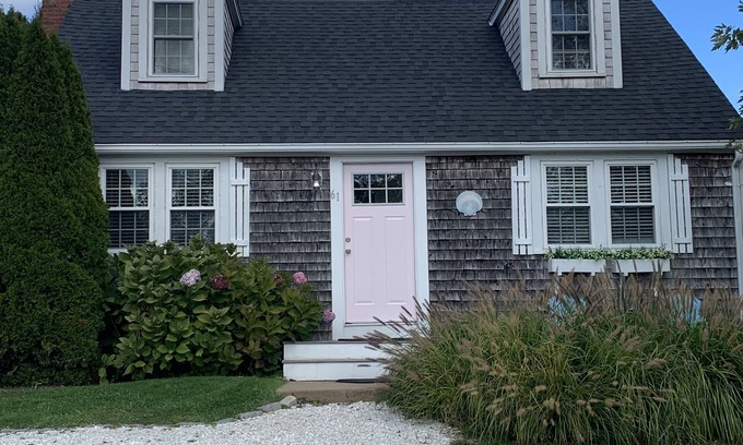 Sandwich House | Within walking distance to beaches, restaurants & shops. Great family getaway.