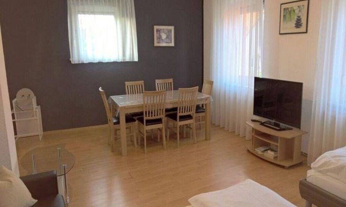 Dambach Apartment | Wohnung 3 - Obergeschoss