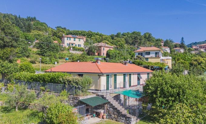 Velva House | Wonderful villa for 8 guests with WIFI, TV, terrace and pets allowed