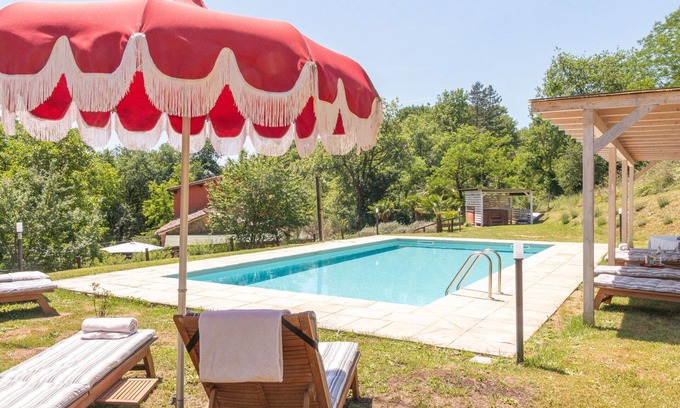 Terranuova Bracciolini Villa | Wonderful private villa with WIFI, private pool, A/C, hot tub, TV, patio and pets allowed