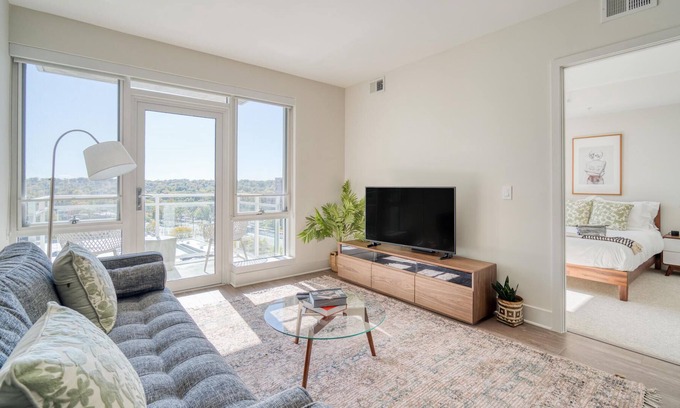 Pentagon City Apartment | Wonderful 1BR in Arlington, Pool + Pet-Friendly