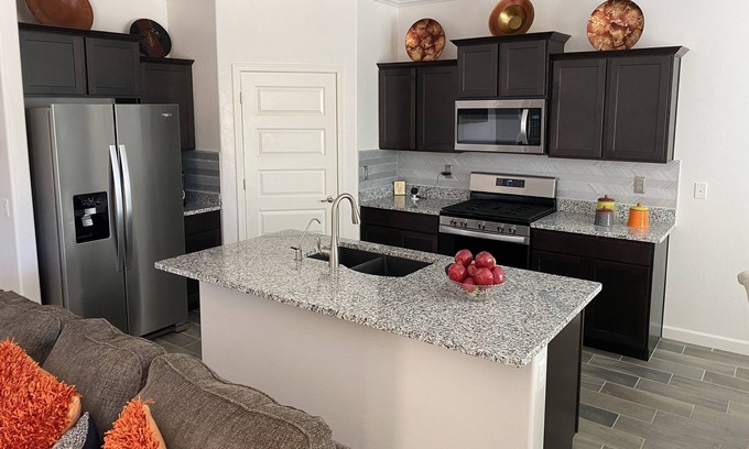 Green Valley House | Wonderful 3 BR House in Sahuarita. Private yard w/putting green. No age limits