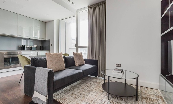 Canary Wharf Apartment | Wonderful Canary Wharf 1BR w/Balcony, Doorman & Elev, by Blueground