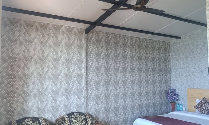 Bhimtal Cottage | Wonderful cottage with WiFi in Naukuchiatal with lake and mountain viewnn