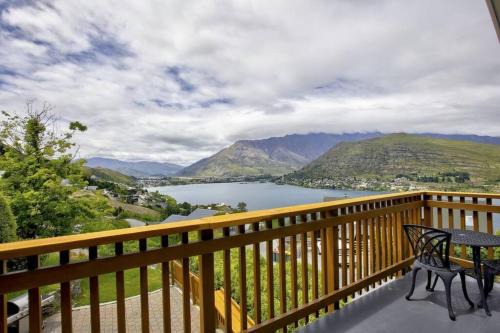 Queenstown House | Wonderful on Woodlands - Family friendly home