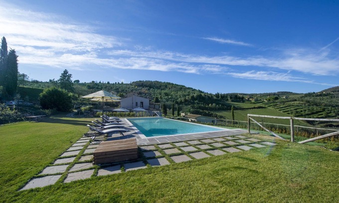 Panzano in Chianti Villa | Wonderful private villa with private pool, WIFI, A/C, hot tub, TV, patio, close to Greve In Chianti