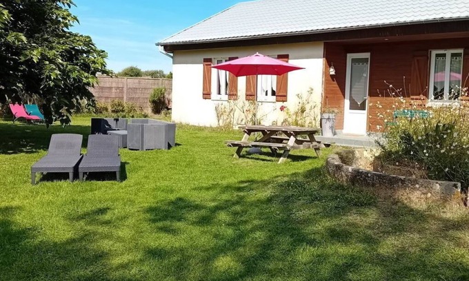 Anneville-sur-Mer House | Wonderful private villa for 6 guests with WIFI, TV and pets allowed