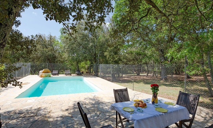 Regusse House | Wonderful private villa for 6 people with private pool, TV, patio and pets allowed