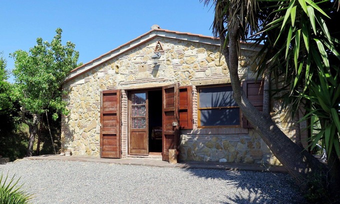 Casale Marittimo House | Wonderful private villa for 4 guests with WIFI, terrace and pets allowed