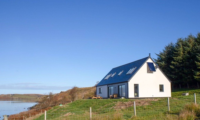 Greshornish House | Wonderful private villa for 6 people with WIFI and TV