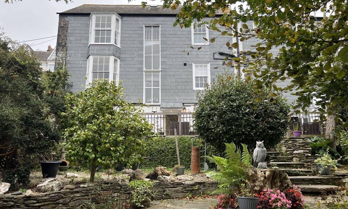 Mevagissey House | Wonderful private villa for 14 guests with WIFI, TV and terrace