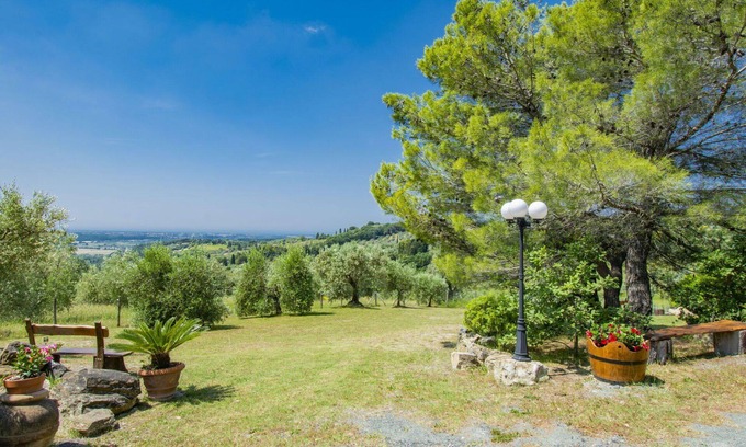 Riparbella House | Wonderful private villa for 5 guests with TV, patio and pets allowed