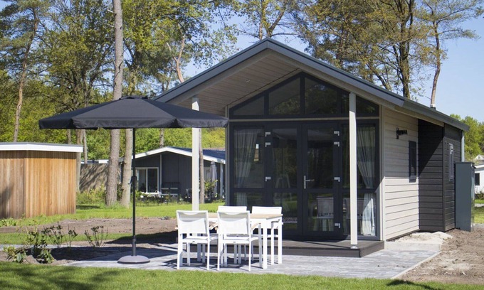 IJhorst House | Wonderful private villa for 4 people with WIFI, pool, TV and terrace