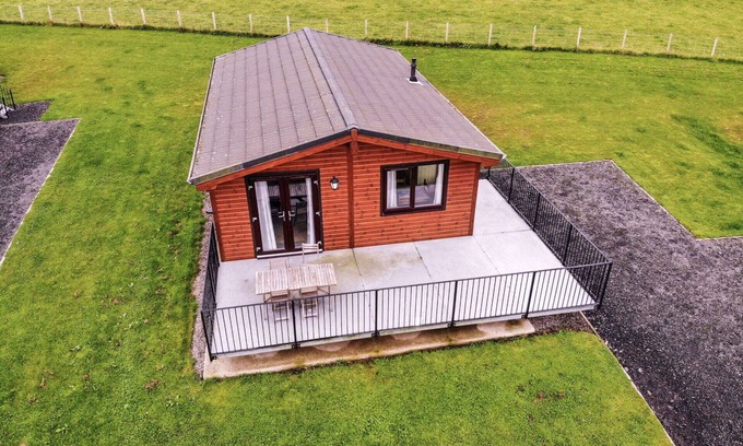 Kinross House | Wonderful private villa for 4 guests with WIFI, TV, balcony and pets allowed
