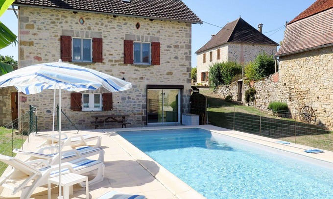 Loubressac Villa | Wonderful private villa with private pool, A/C, TV, terrace, pets allowed and panoramic view