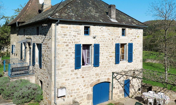 Teyssieu Villa | Wonderful private villa for 4 people with private pool, WIFI, TV, terrace and pets allowed