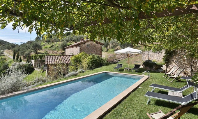 Vorno Villa | Wonderful private villa with private pool, A/C, WIFI, TV, terrace and panoramic view, close to L.