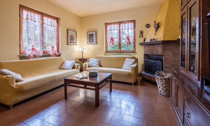 Macchino Villa | Wonderful private villa for 6 people with WIFI, TV, patio, pets allowed, panoramic view and park...