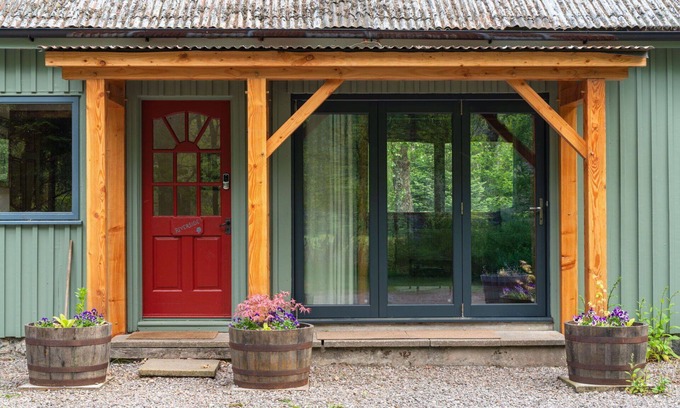 Beauly House | Wonderful private villa for 4 people with hot tub, WIFI, TV and pets allowed