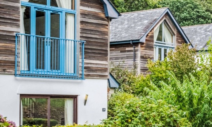 Carnon Downs House | Wonderful private villa for 4 people with pool, WIFI, TV and pets allowed