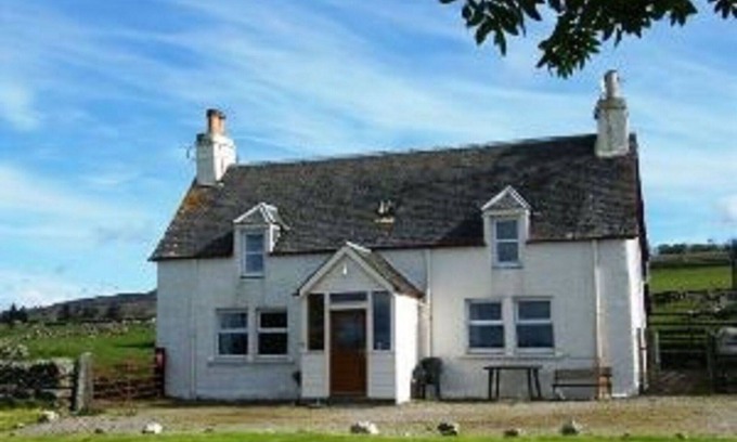 Murthly House | Wonderful private villa for 6 guests with TV