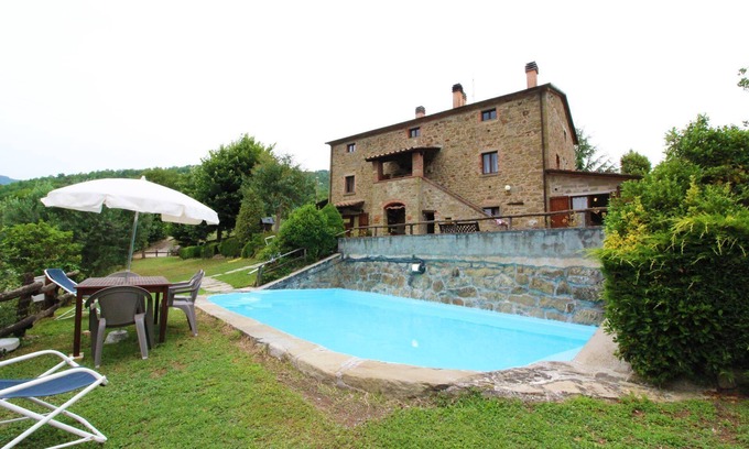 Bivio Lugnano Villa | Wonderful private villa for 18 people with private pool, WIFI, TV, veranda and pets allowed