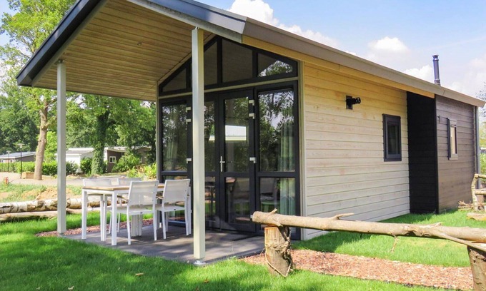 Susteren House | Wonderful private villa for 4 guests with WIFI, pool, TV and terrace