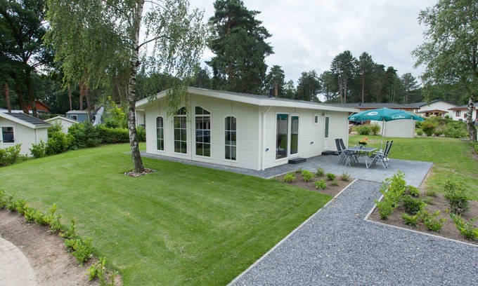 Susteren House | Wonderful private villa for 4 people with pool, WIFI, TV and terrace