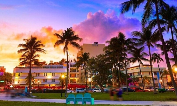 North Beach Hotel | Wonderful Sunny Vacation Room in North Beach Miami