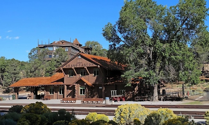 Williams House | Wonderful Trip! 2 Relaxing Units, FREE Bfast, Visit Williams Little League Park!