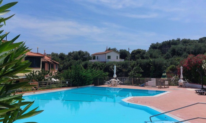 Pantai House | Wonderful villa for 6 guests with WIFI, pool, TV and terrace