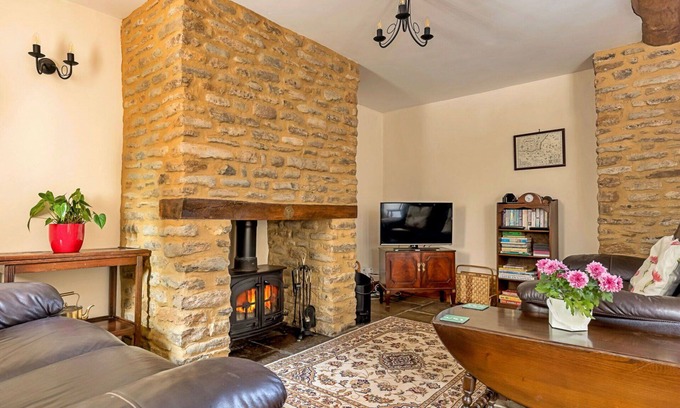 South Cheriton House | Wonderful villa for 4 guests with WIFI, TV and pets allowed