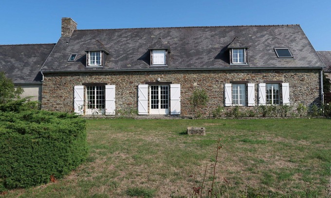 Vains House | Wonderful villa for 6 people with TV and patio